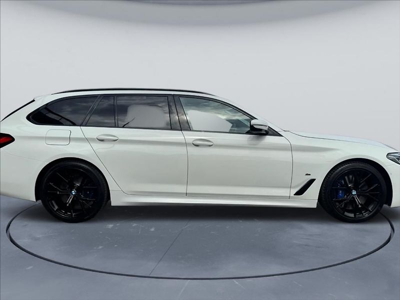 BMW Řada 5 540XD,250kw,M packet - fotka 4 z 34