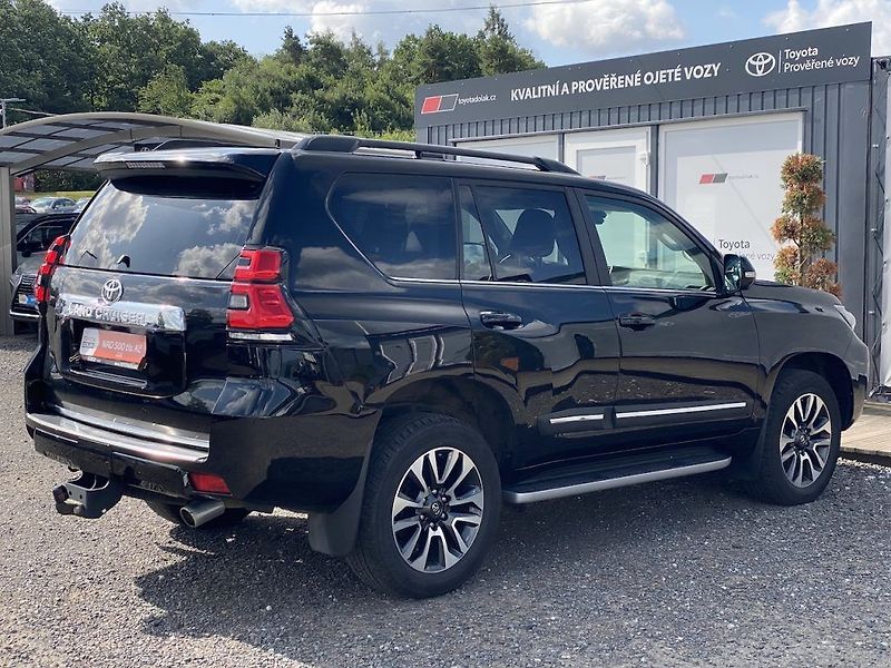 Toyota Land Cruiser 2.8D, ČR, Invincible, 4x4, DPH - fotka 7 z 23