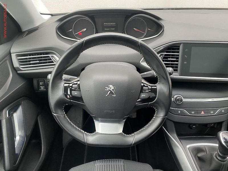Peugeot 308 (2020) 1.2 PT, Allure, navi, panor - fotka 11 z 18