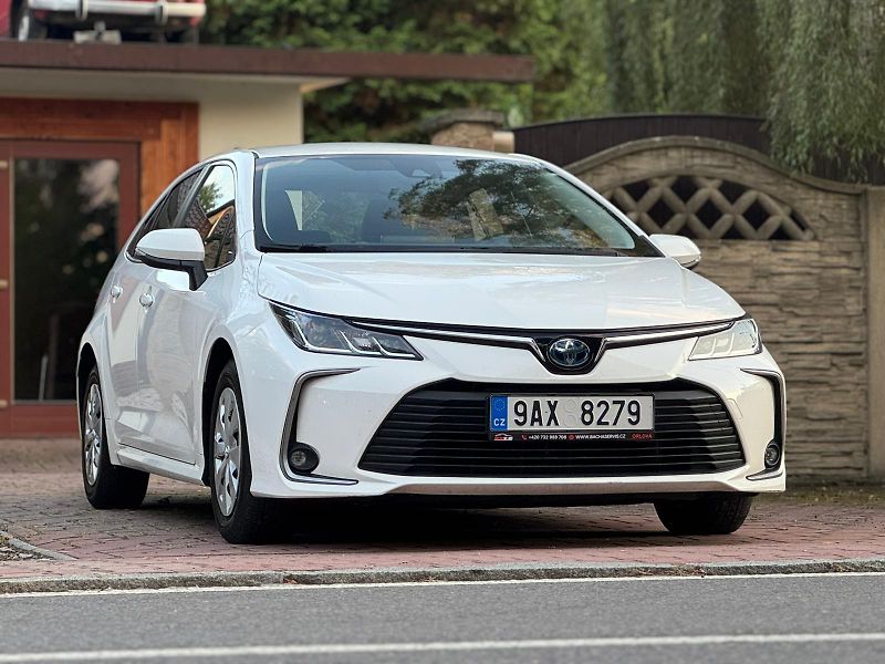 Toyota Corolla 1.8Hybrid 1.MAJITEL ČR DPH - fotka 3 z 29