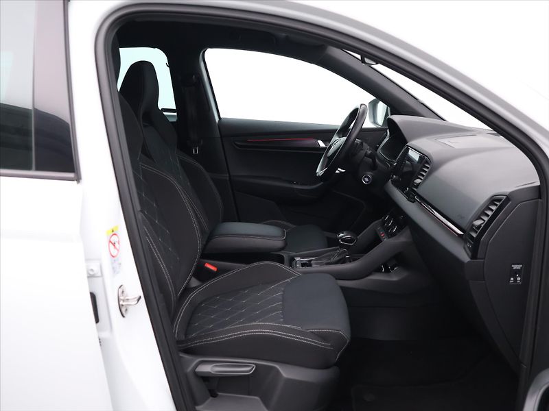 Škoda Karoq 1,5 TSI 110kW Sportline DSG CZ - fotka 8 z 27
