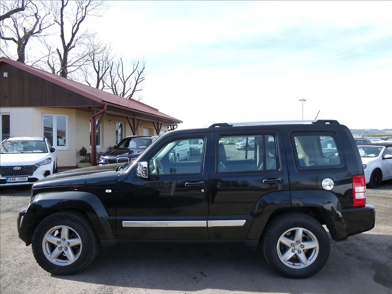 Jeep Cherokee 3,7 L 151kW 4x4, automat - fotka 5 z 37