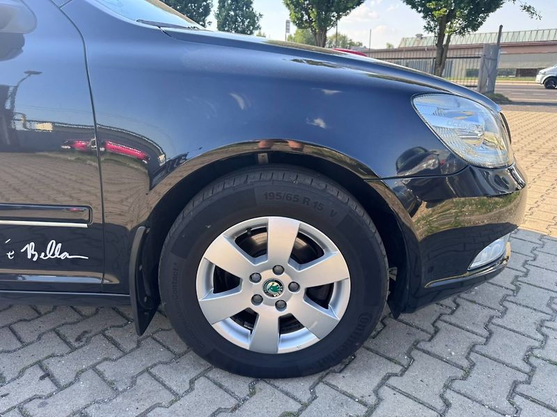 Škoda Octavia (2009) 1,9 TDI 77 KW 2. MAJ SERVISKA - fotka 16 z 50