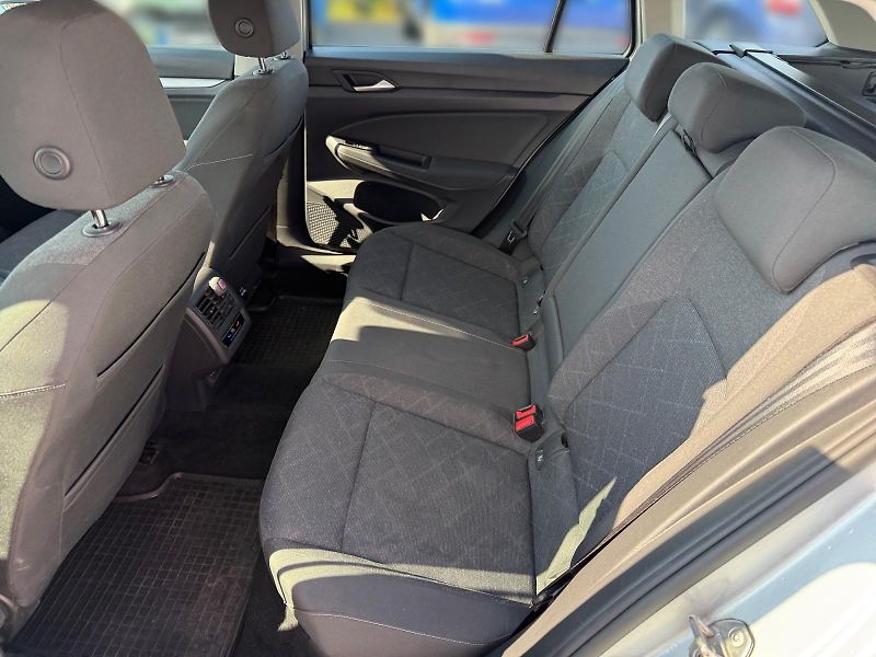 Volkswagen Golf Variant (2022) LIFE 1.0TSI 81kW CZ DPH - fotka 8 z 11