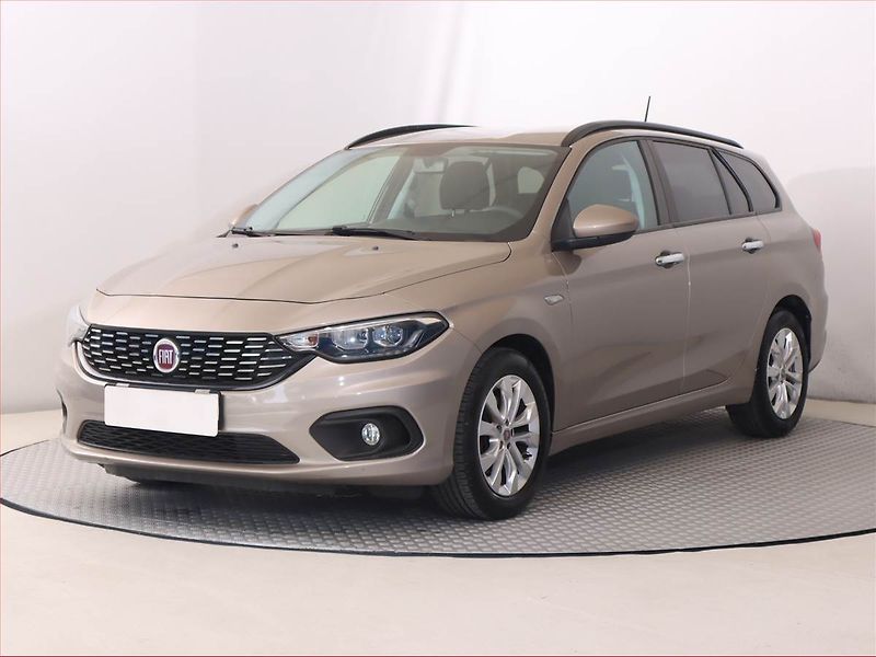 Fiat Tipo (2018) 1.4 16V, Serv.kniha, Tempomat - fotka 2 z 17