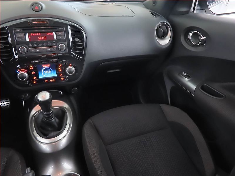 Nissan Juke (2013) 1.6 DIG-T - fotka 8 z 15