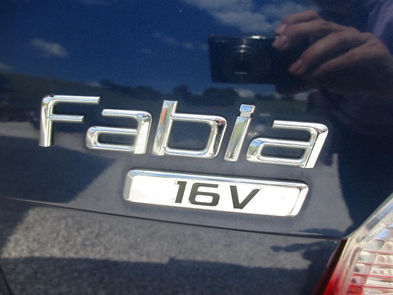 Škoda Fabia 1.4i 16V KLIMA vyhř.sed. - fotka 30 z 30