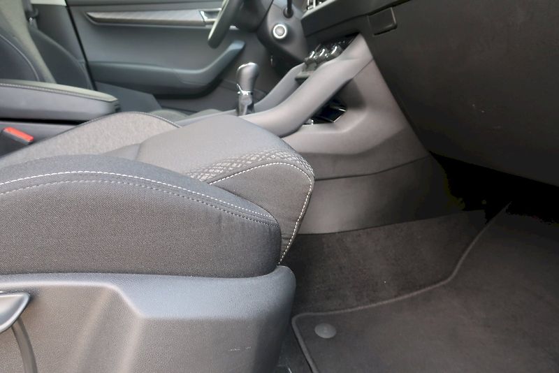 Škoda Karoq (2025) Top Selection 1.5 TSI 110 kW - fotka 19 z 28
