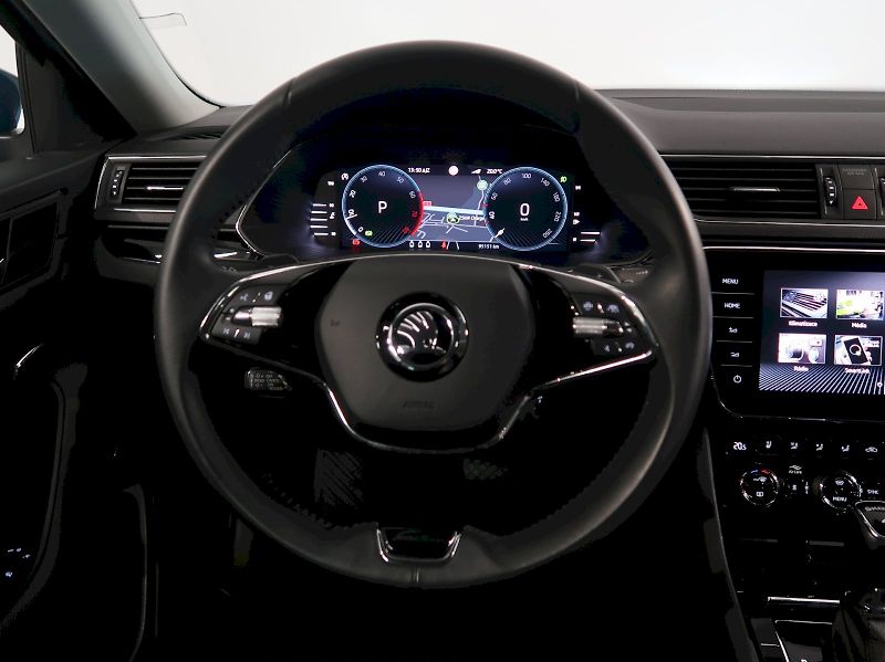 Škoda Superb (2023) LAURIN&KLEMENT 2.0TSI 206KW 4x - fotka 18 z 47
