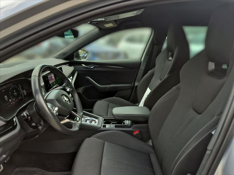 Škoda Octavia 2,0 TDi SportLine DSG - fotka 7 z 18