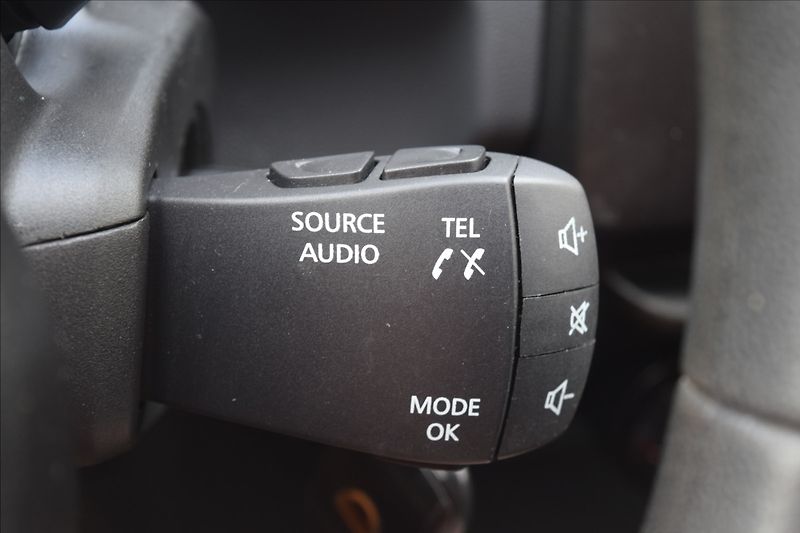 Dacia Duster 1,6 i 84KW 4X4 TAŽNÉ NOVÁ STK - fotka 29 z 42