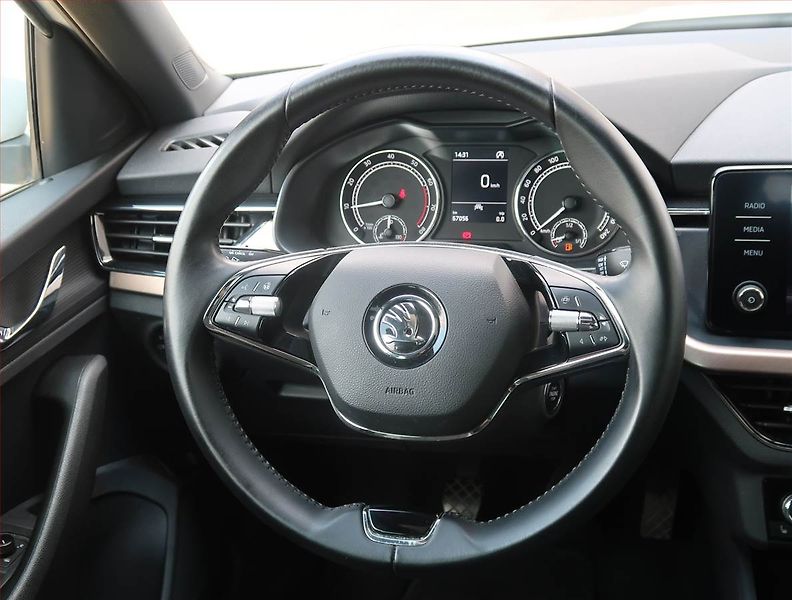 Škoda Kamiq (2021) Style Plus 1.0 TSI, Tempomat - fotka 15 z 24