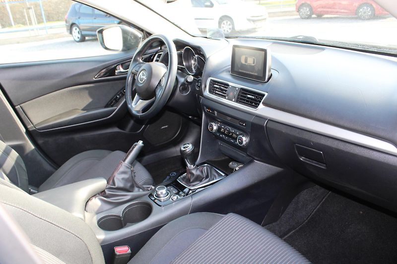 Mazda 3 (2015) 2,0i KLIMA NAVI XENON TEMPOMAT - fotka 14 z 16