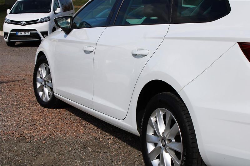 Seat Leon 1,6 TDi ST 85kW STYLE,serviska - fotka 10 z 42