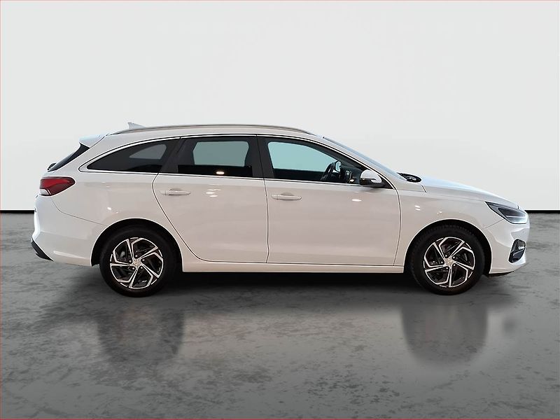 Hyundai i30 (2022) Smart 1.0 T-GDI, Serv.kniha - fotka 6 z 14