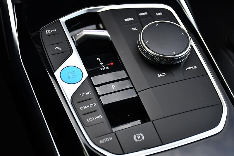BMW i4 eDrive35 3L-ZÁRUKA  9tis.KM 1M - fotka 29 z 42