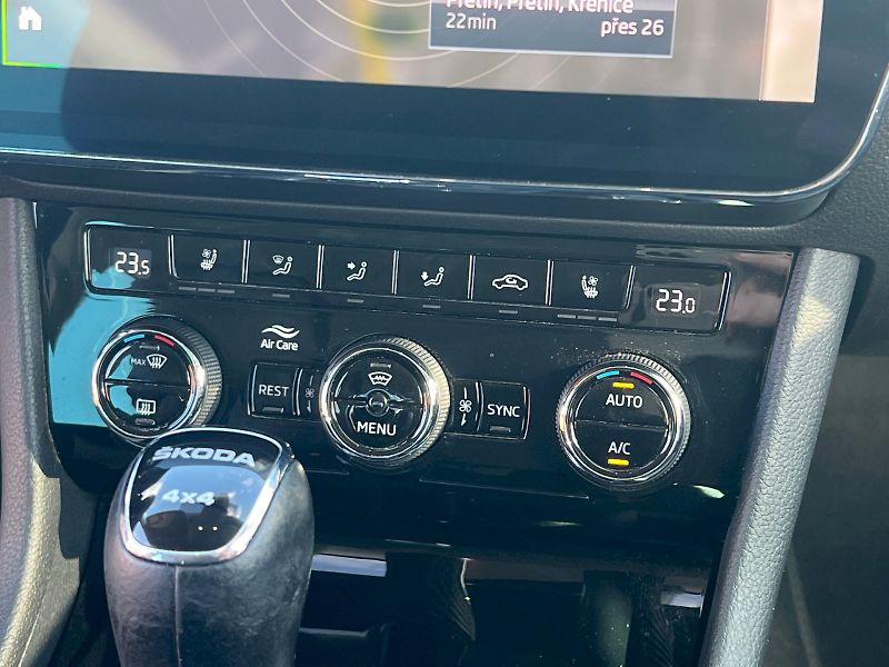 Škoda Superb (2023) L&K 2.0TDi 4x4 147kW 7°automat - fotka 28 z 31