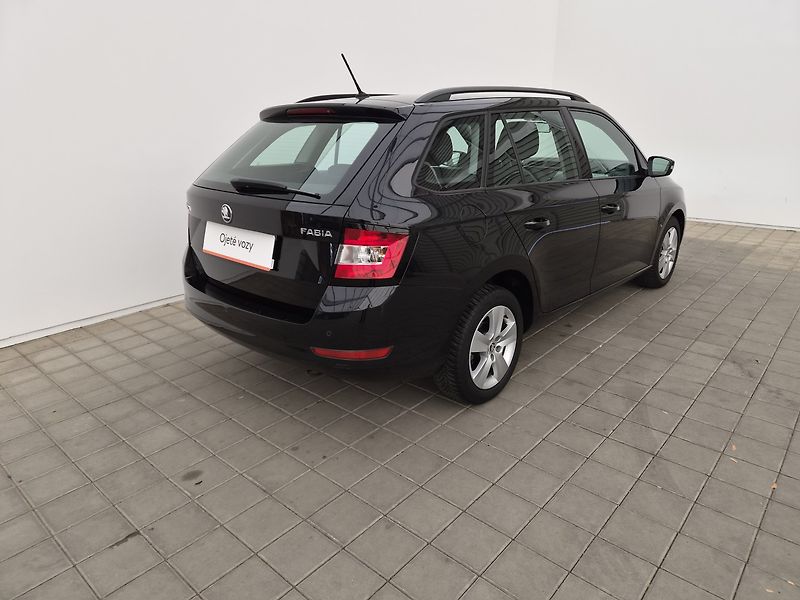 Škoda Fabia 1,0 TSI Ambition Plus - fotka 2 z 21