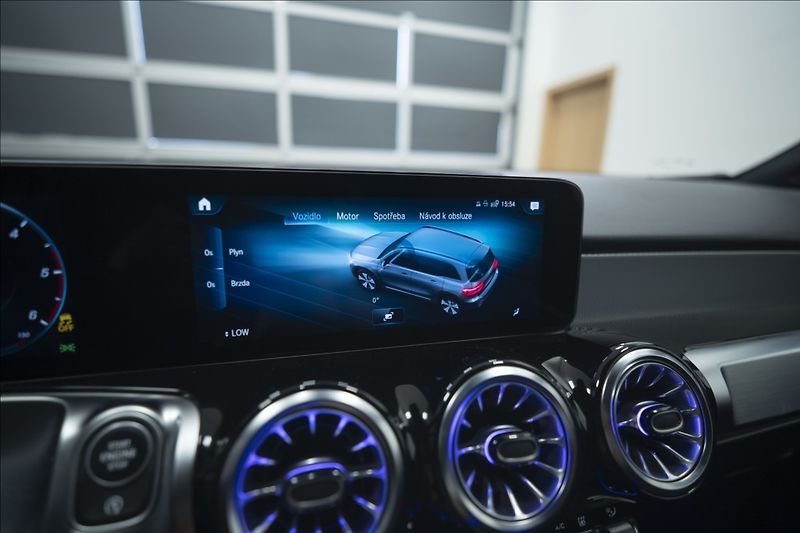 Mercedes-Benz GLB 2,0 200d 4MATIC NAVI KAMERA ČR - fotka 38 z 47