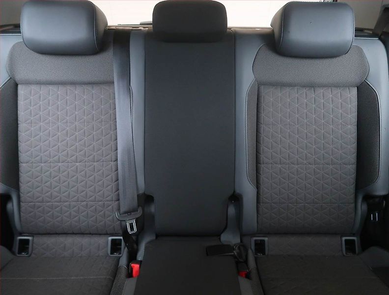 Volkswagen T-Cross (2023) 1.0 TSI - fotka 10 z 17