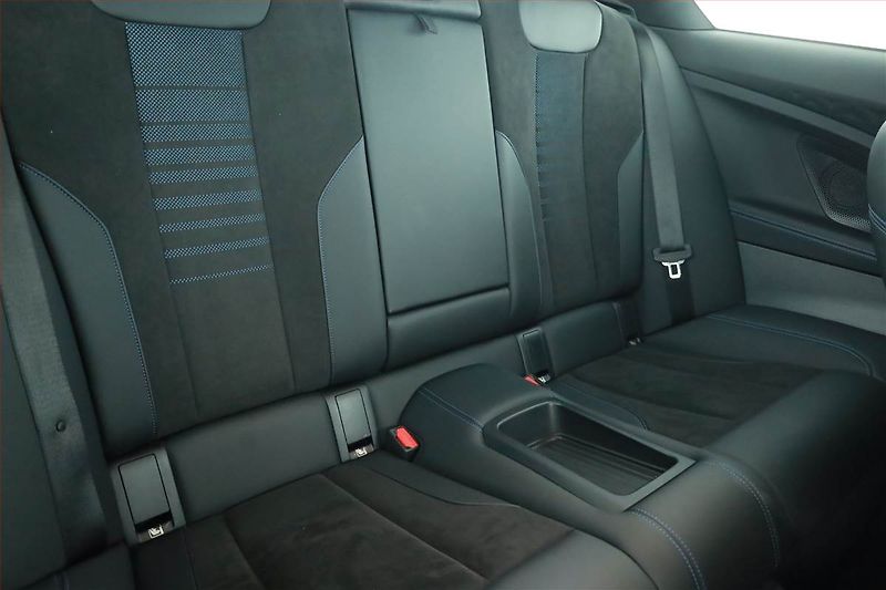 BMW Řada 2 (2022) 220 i - fotka 9 z 24