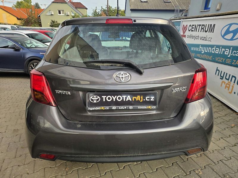 Toyota Yaris 1.3-KAMERA-VYHŘÍV.SED.-ISOFIX - fotka 11 z 14