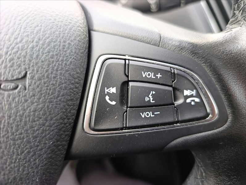 Ford C-MAX 1,5 TDCi Kamera Navi Tempomat - fotka 29 z 34