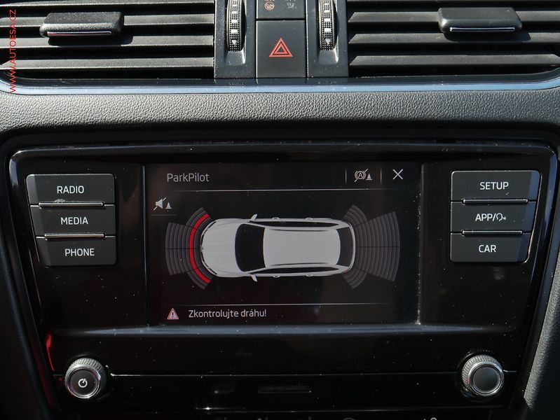 Škoda Octavia (2018) 1.6 TDi, ČR, Ambition Fresh - fotka 17 z 20