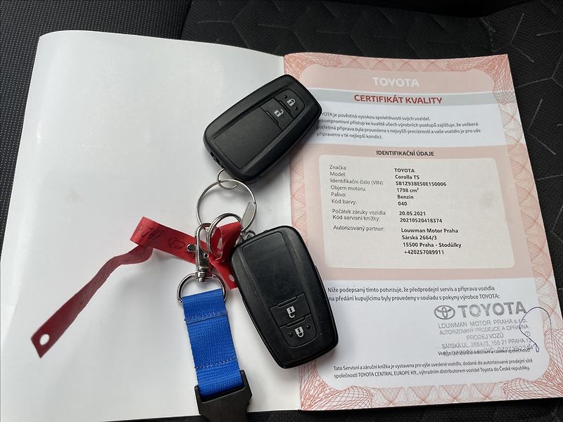 Toyota Corolla 1,8 Hybrid TS ČR.1.MAJ. - fotka 26 z 28