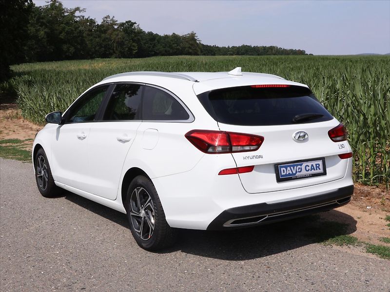 Hyundai i30 1,0 T-GDI 88kW Smart 1.Maj DPH - fotka 5 z 31