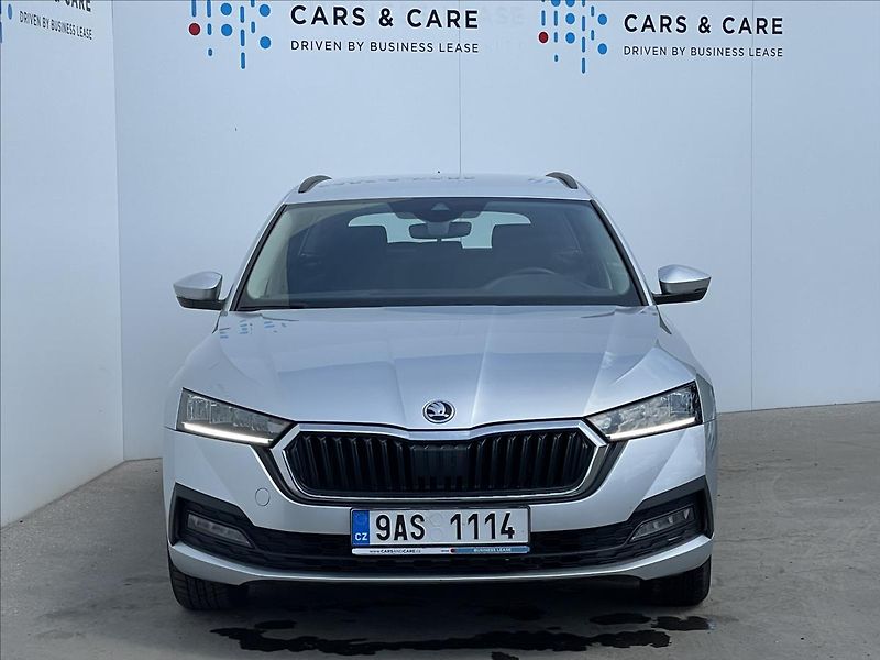 Škoda Octavia 2,0 TDI Combi Ambition Plus - fotka 20 z 21