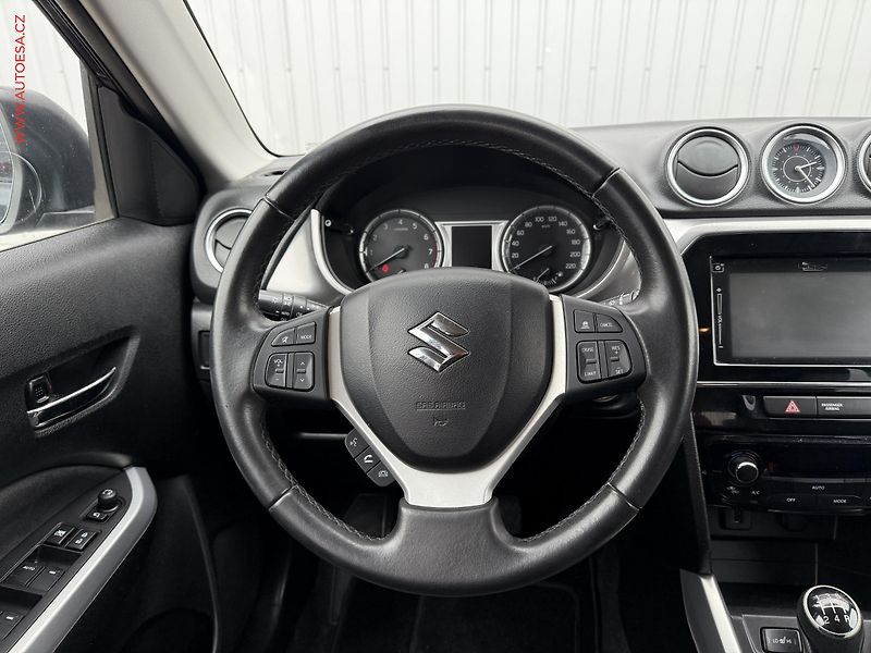 Suzuki Vitara (2016) 1.6 VVT AllGrip, Elegance - fotka 12 z 18