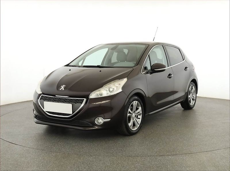 Peugeot 208 (2012) 1.4 VTi, Serv.kniha, Tempomat - fotka 2 z 16