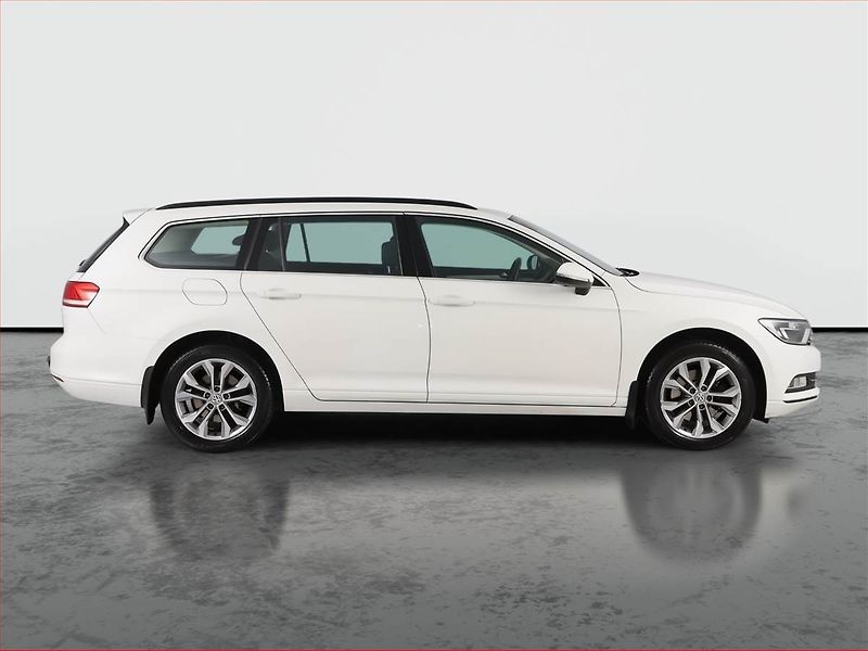 Volkswagen Passat (2017) Comfortline 1.8 TSI, ČR,1.maj - fotka 6 z 21