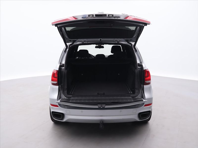 BMW X5 3,0 M50d 280kW CZ - fotka 9 z 35