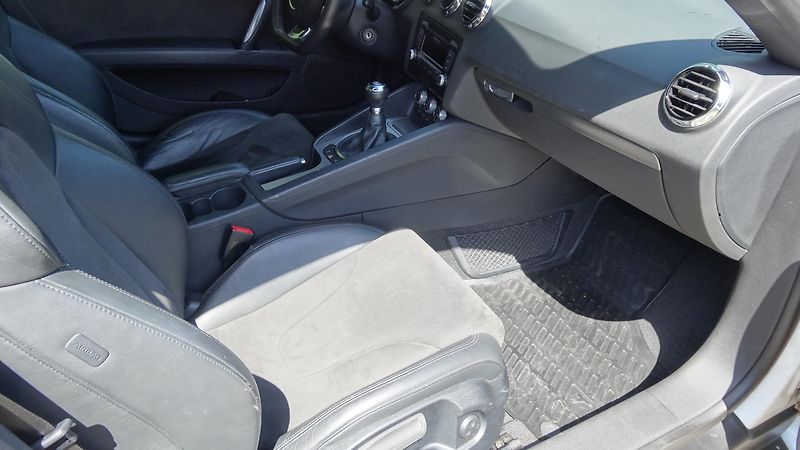 Audi TT 1.8 TFSI  Alcantara - fotka 5 z 23