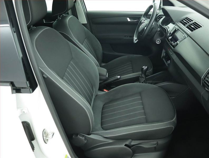 Škoda Fabia (2021) Style 1.0 TSI, ČR,1.maj - fotka 9 z 15