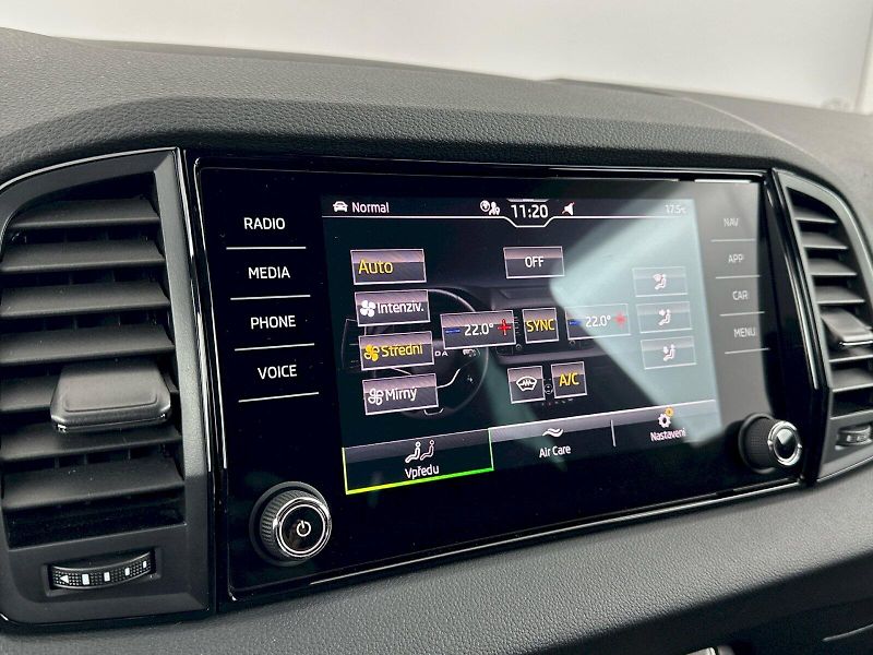 Škoda Karoq (2025) DSG 1.5TSI 110kW SportLine - fotka 20 z 36