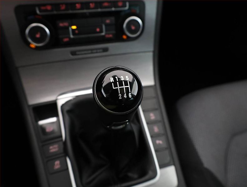 Volkswagen Passat (2011) 2.0 TDI, Navi, Xenony - fotka 14 z 20