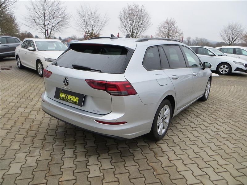 Volkswagen Golf 1,5 TSI 110kW Life DSG7 ČR - fotka 8 z 21