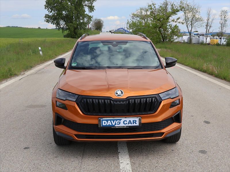 Škoda Karoq 2,0 TDI DSG Sportline 4x4 DPH - fotka 2 z 39