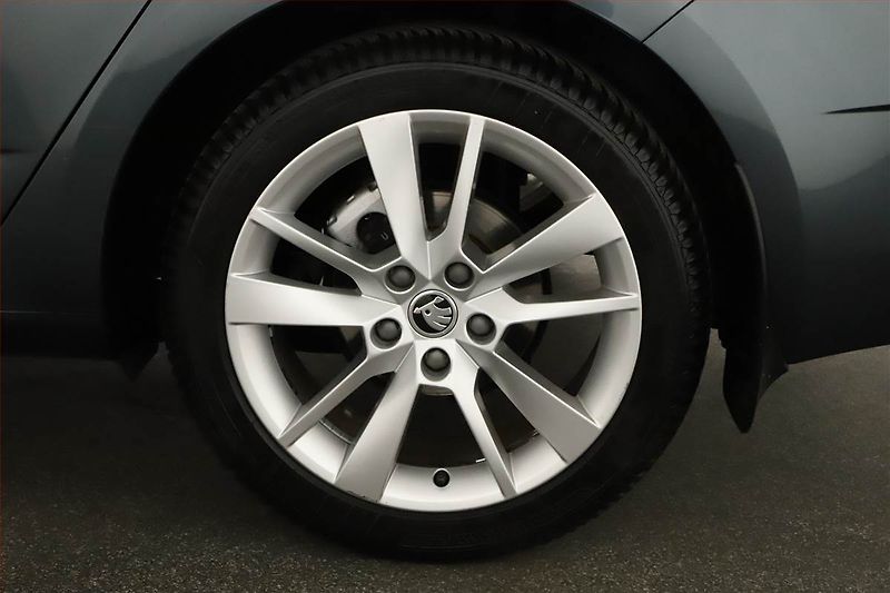 Škoda Octavia (2017) 1.6 TDI, Navi, Tempomat - fotka 14 z 14