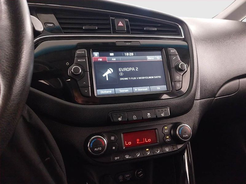 Kia Ceed (2018) 1.6 CRDi, Serv.kniha, Navi - fotka 12 z 22