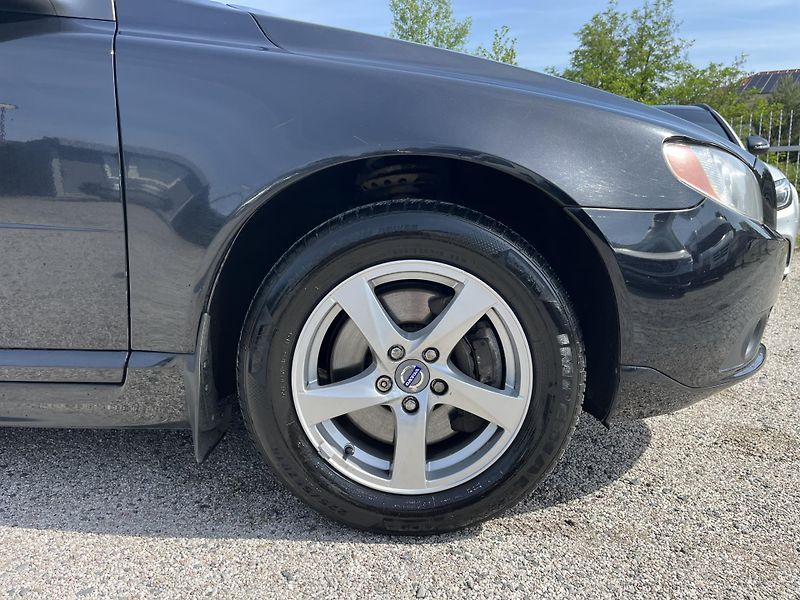 Volvo V70 (2009) 2.4D5 151KW REZERVACE! - fotka 9 z 21
