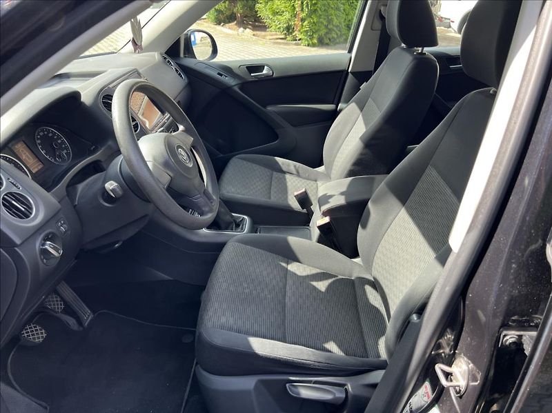 Volkswagen Tiguan 1,4 Tsi trend&Fun - fotka 10 z 28