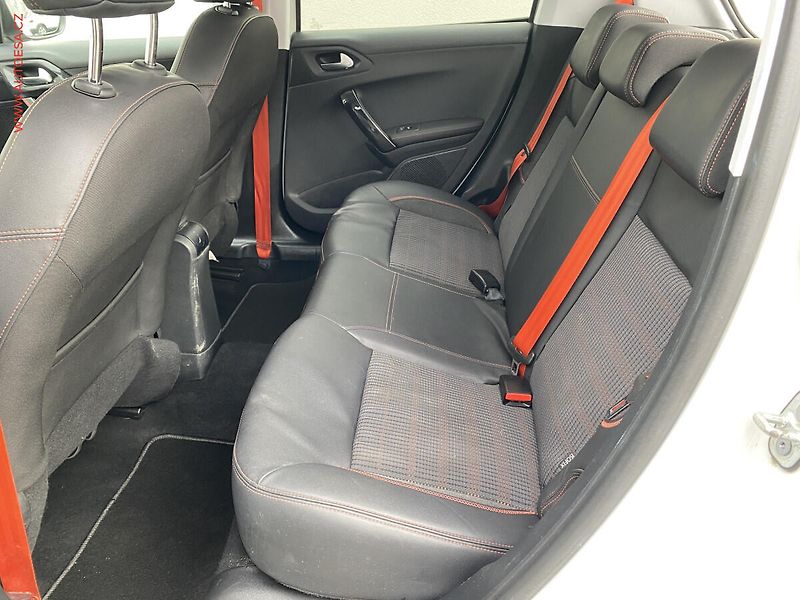 Peugeot 208 (2017) 1.2PT, Roland Garros, panor - fotka 10 z 17