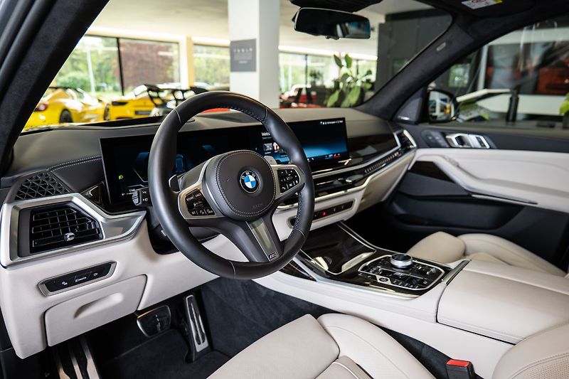 BMW X7 xDrive 40d LED/360 - fotka 5 z 31