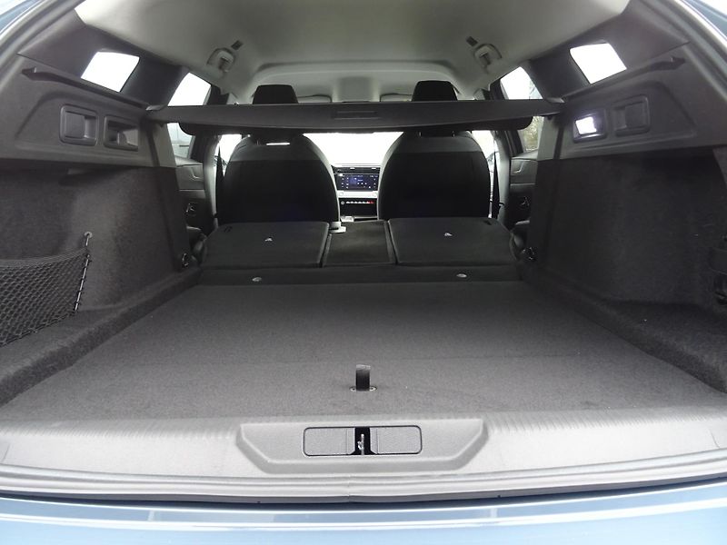 Peugeot 308 (2026) SW ALLURE BHDi 130k S&S EAT8 - fotka 13 z 47