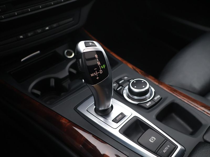 BMW X5 3,0 xDrive 40da 225kW 7-Míst - fotka 26 z 35
