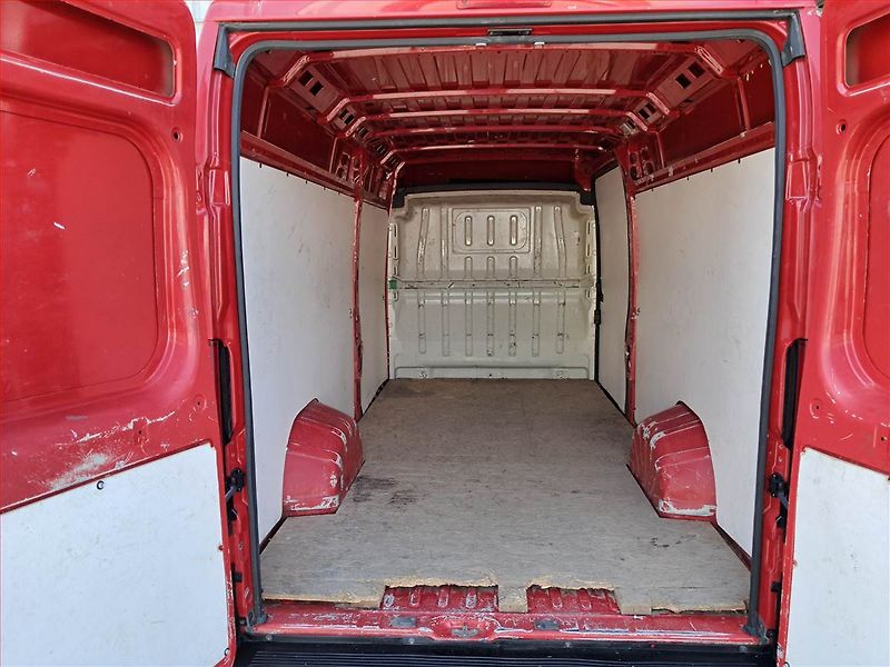 Peugeot Boxer (2021) 2.2 BlueHDi, Maxi, 14m3, 1.0t - fotka 12 z 17